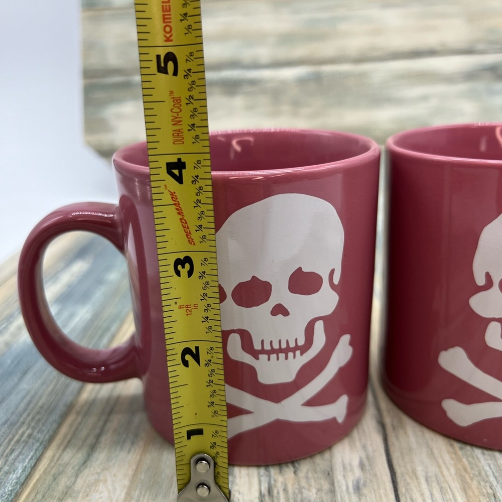 ⭐️2 Fun Factory Waechtersbach Germany pink mug skull & cross bones design set 1 - Picture 7 of 8